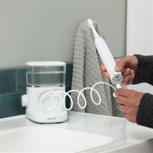 White Waterpik™ Sonic-Fusion™ 2.0 Professional Flossing Toothbrush - Image 7