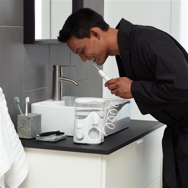 Boost Flossing Tip + 30 Fresh Mint Whitening Tablets - Image 3